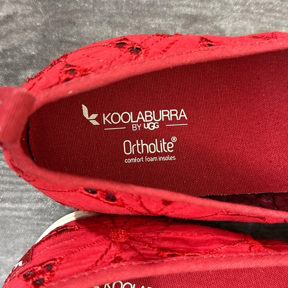 Koolaburra by UGG Amiah Lace Floral Slip-On Sneakers [S3231] - Picture 7 of 9